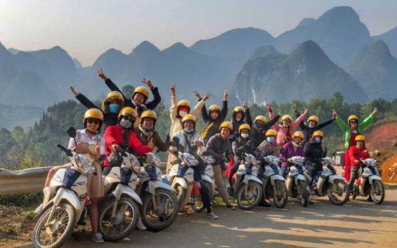 công ty VietFlame Tour