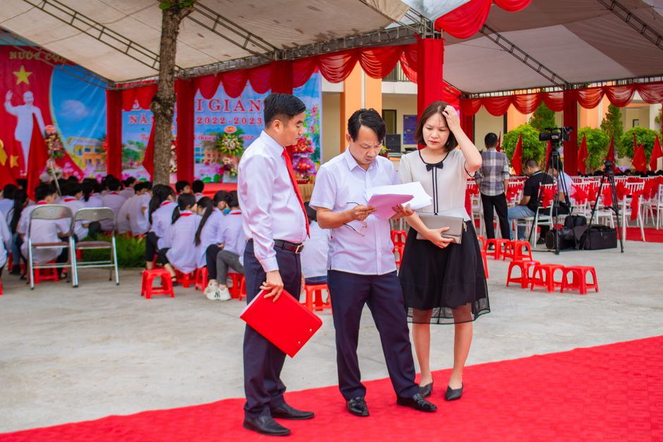 Cách chọn ghế lãnh đạo cho phòng khánh tiết